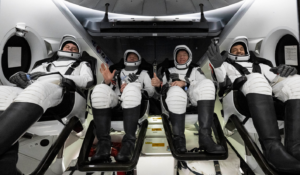 Astronautas da SpaceX retornaram à Terra após seis meses na ISS