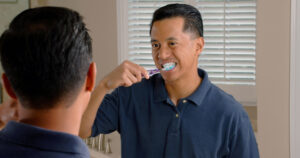 Escove os dentes para não ter demência, recomendam cientistas