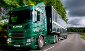 caminhão Scania movido à energia solar