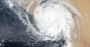 É possível neutralizar furacões? Cientistas buscam maneiras de fazer isso