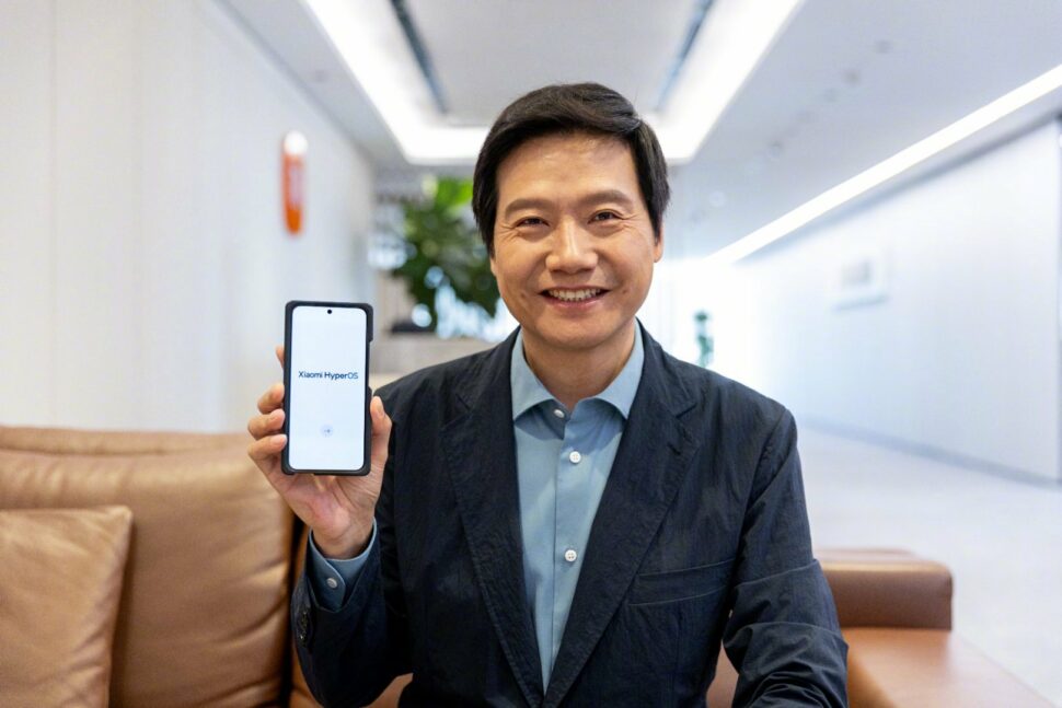 Lei Jun, CEO da Xiaomi, apresenta HyperOS (Imagem: Reprodução/Weibo)