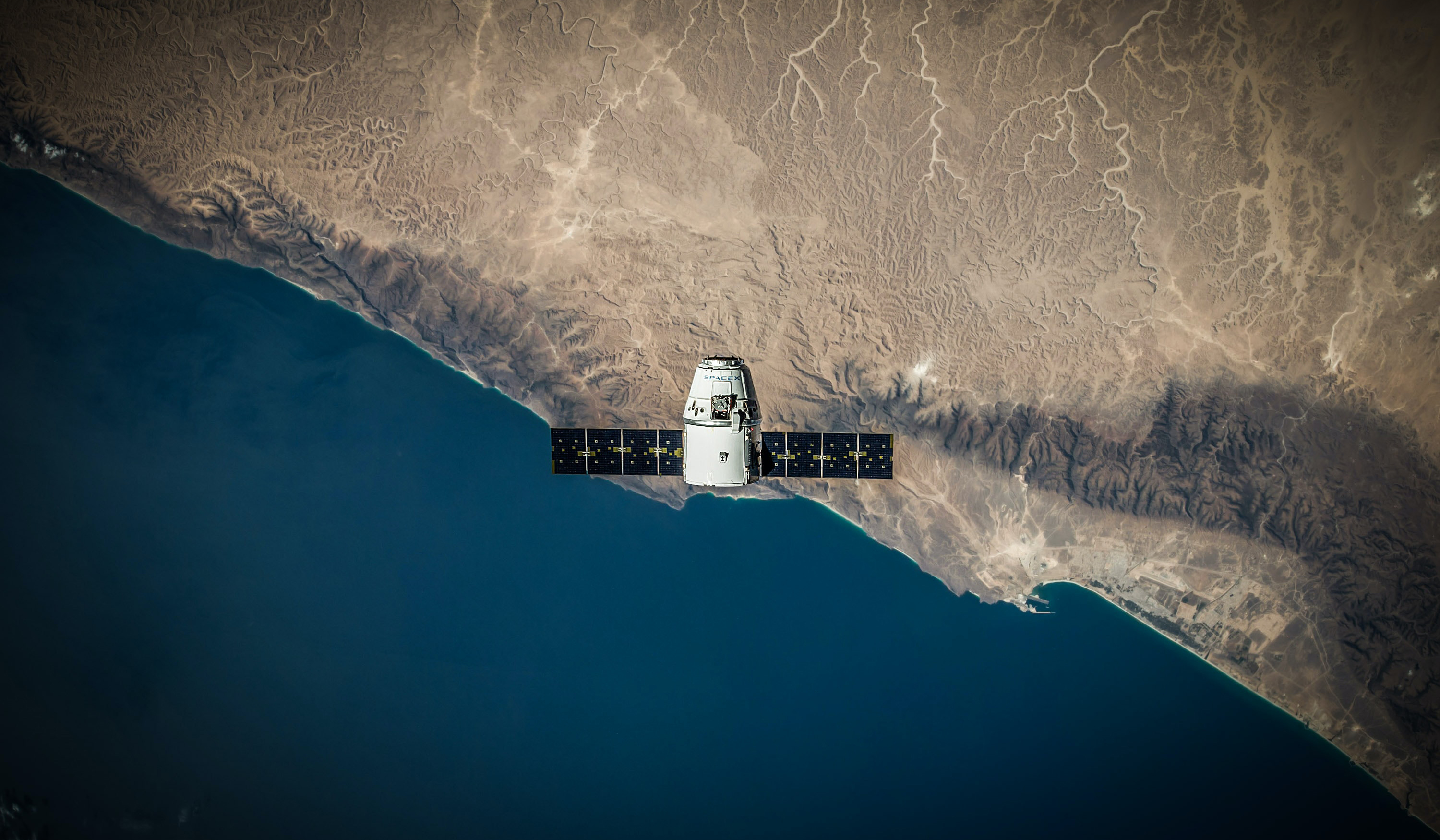 Metais de lixo espacial se acumulam na estratosfera da Terra, diz estudo