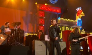 The Killers se apresenta no Jimmy Kimmel Live em 2019.