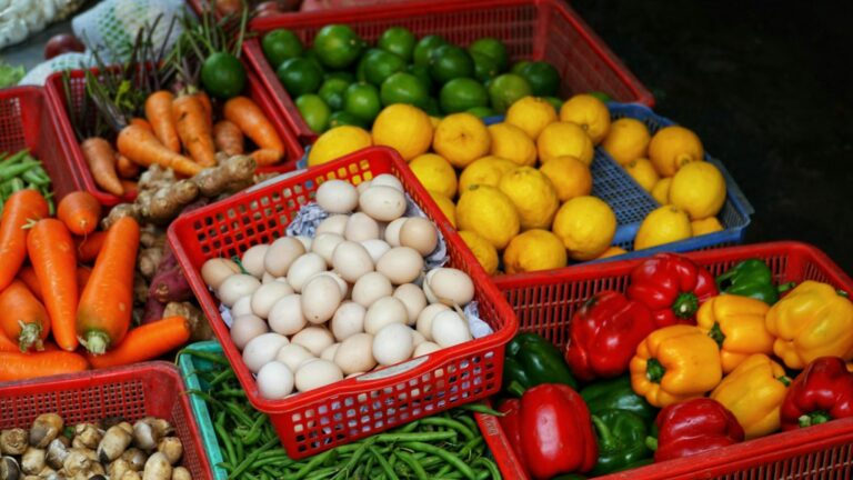 Oferta de orgânicos produzidos no país falha em suprir demanda, apesar do mercado crescente