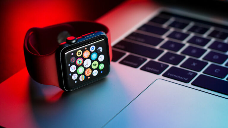 Apple surpreende e interrompe a venda de smartwatches