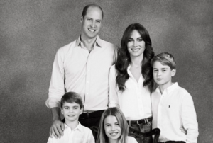 Príncipe William na foto de Natal da família real