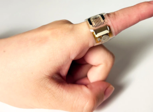 Cientistas desenvolvem anel com sensor para detectar hormônio no suor