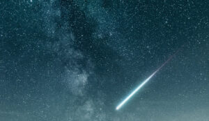 Onde assistir à chuva de meteoros com até 120 'estrelas cadentes' por hora no Brasil