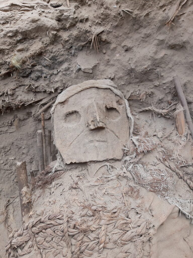 Cientistas encontram 73 múmias do período Pré-Inca no Peru