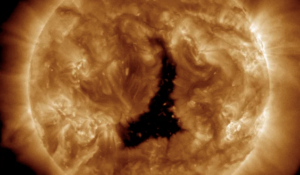Observatório da NASA encontra buraco gigante na atmosfera do Sol