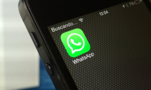 WhatsApp no iPhone (Imagem: Álvaro Ibáñez/Flickr)