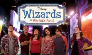 Elenco original de "Os Feiticeiros de Waverly Place" na abertura da série