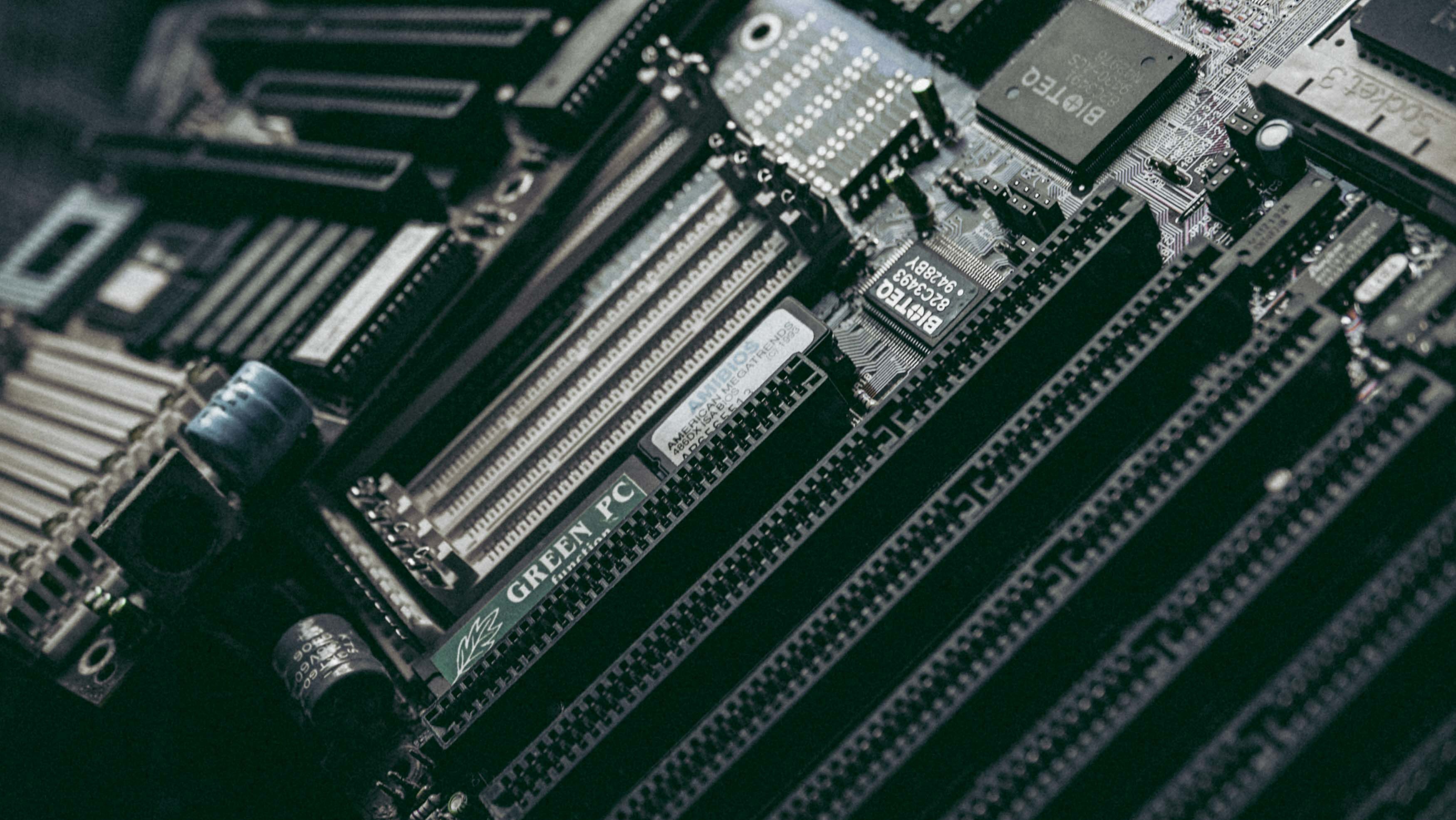 Slots de memória RAM na placa-mãe