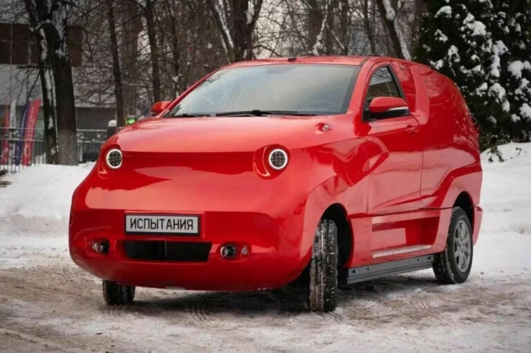 Novo carro elétrico russo surpreende com visual parecido com o peixe-lua