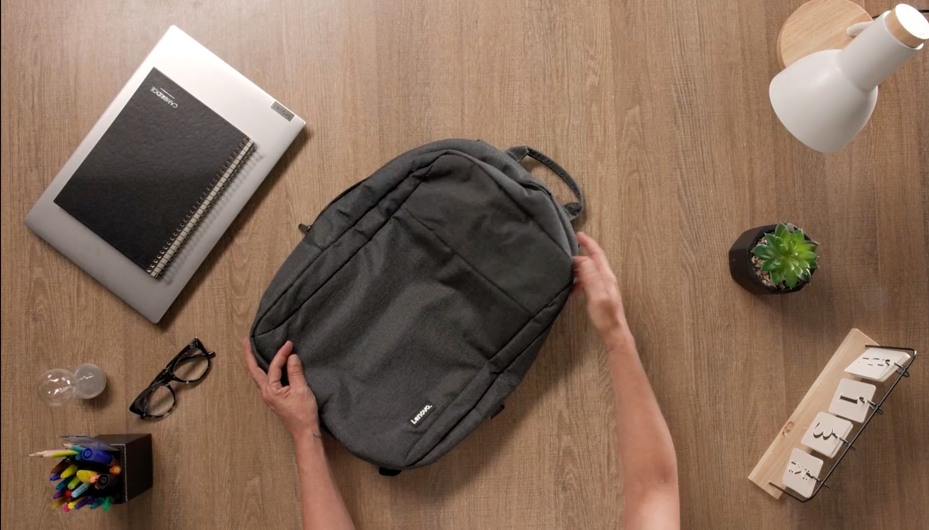 Leve seu notebook para qualquer lugar com esta mochila da Lenovo