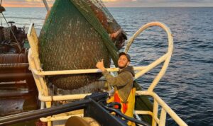 Pescador Norueguês viraliza no TikTok com vídeos que mostram desafios no mar revolto