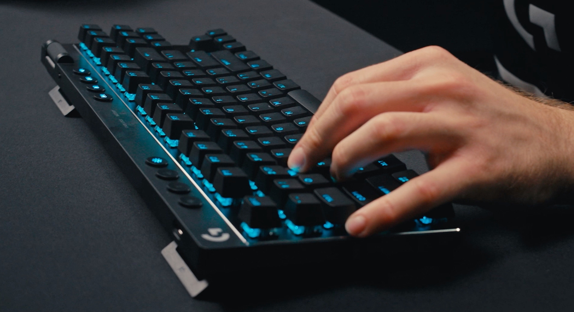 Compre agora: teclado gamer Logitech com Lightspeed sai 25% off