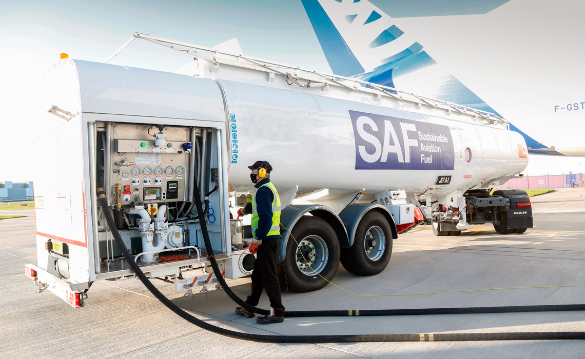 Aeronave da fabricante europeia Airbus é abastecida com o biocombustível de aviação