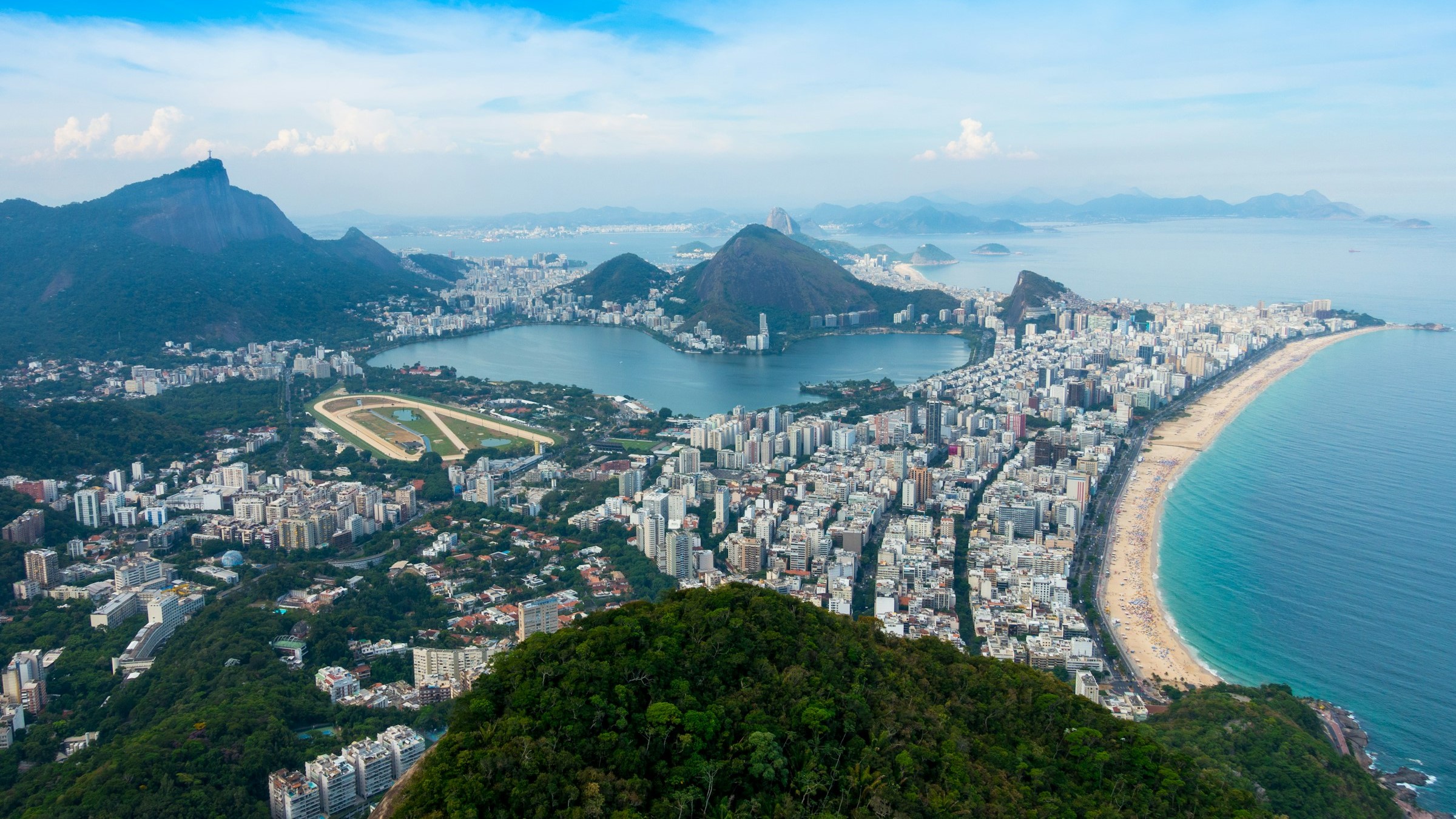 Em três horas e meia, dá para andar do centro do Rio de Janeiro ao Leme