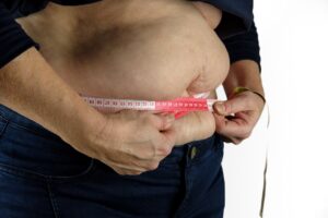 Obesidade abdominal associada à fraqueza muscular é condição que mais eleva risco de síndrome metabólica
