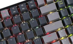 Corre: teclado gamer compacto com preço R$ 200 OFF