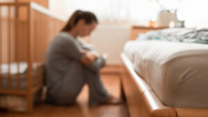 Abuso emocional na infância aumenta em seis vezes o risco de depressão pós-parto em mulheres
