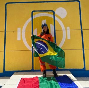 "Brasileiras no espaço": aspirante a astronauta, Juliana Leonet inspira Geração de Marte