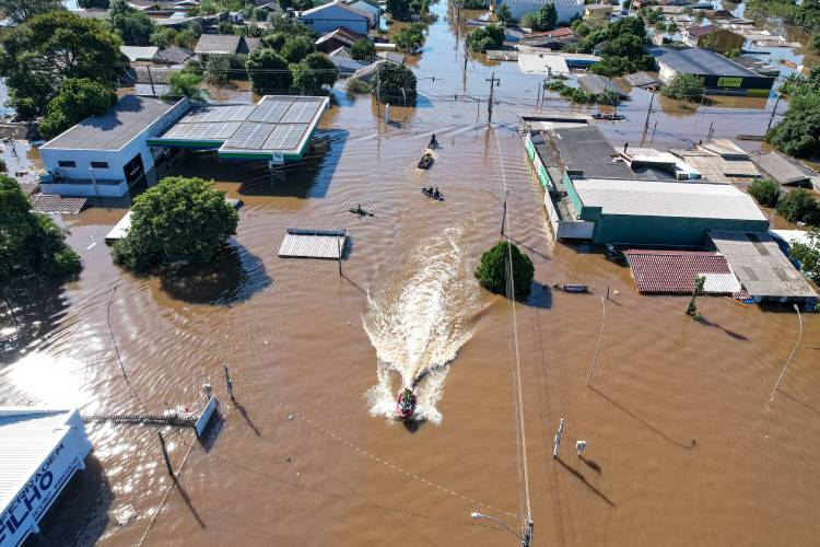 Área tomada pela enchente em Canoas (RS)