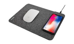 Este mousepad carrega seu celular enquanto você trabalha; e o melhor: custa só R$ 97