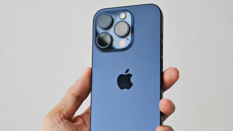 iPhone 15 Pro Max foi o celular mais vendido no primeiro trimestre de 2024