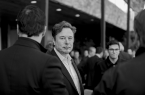 Elon Musk fez sexo com ex-funcionária da SpaceX, segundo jornal americano.