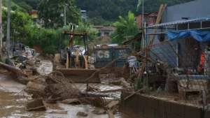 Planos de combate às mudanças climáticas em regiões costeiras ignoram desigualdades sociais, aponta livro