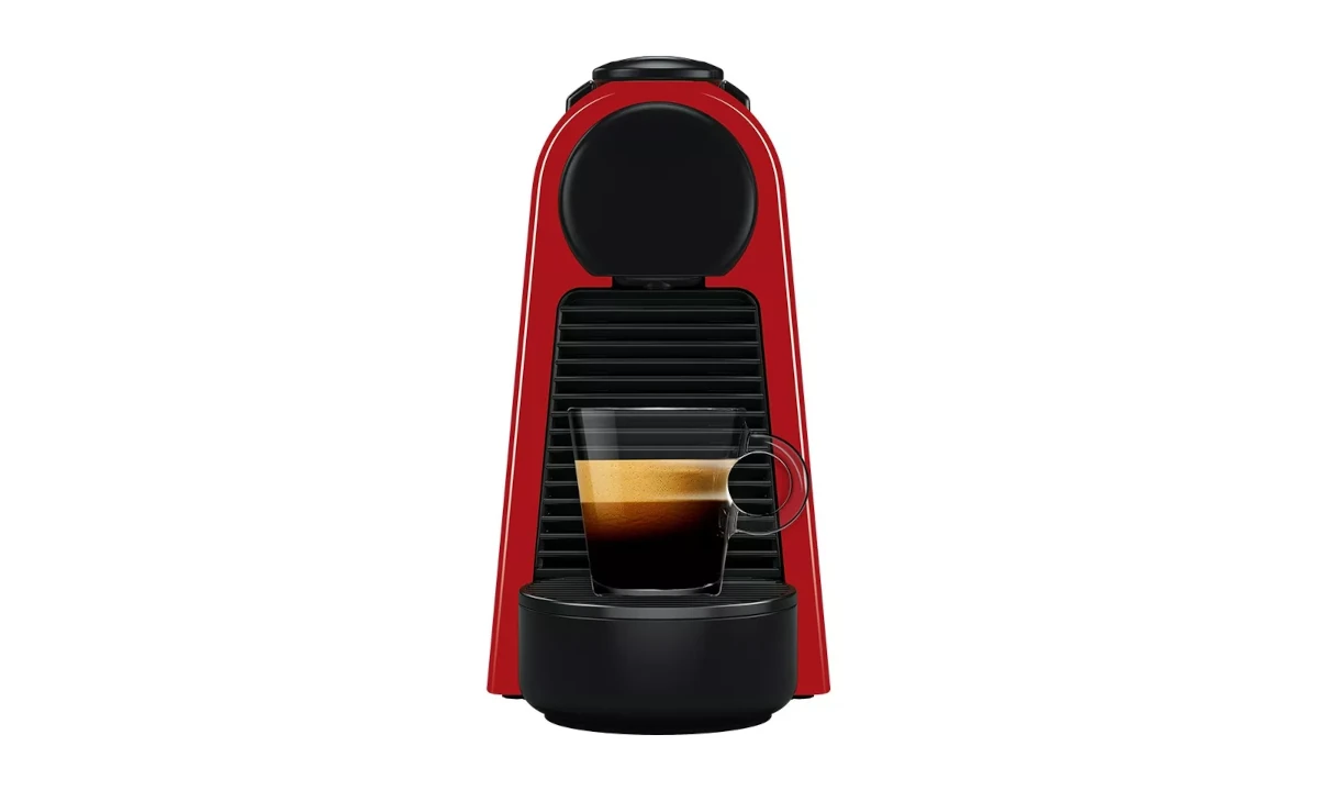 Ganhe voucher de R$ 450 em café ao comprar essa Nespresso Essenza Mini