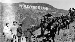 Até 1949, o letreiro de Hollywood se chamava Hollywoodland. Saiba a história por trás.