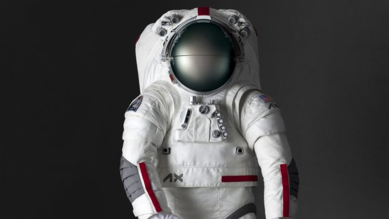 Os trajes espaciais que os astronautas da Artemis III usarão na Lua foram feitos pela Prada