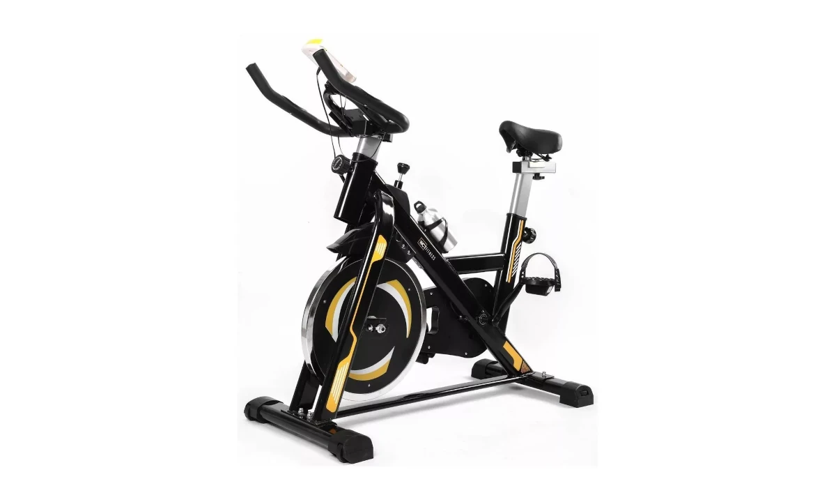 Hora de treinar: Bike Spinning com assento e guidão ajustáveis sai 25% OFF