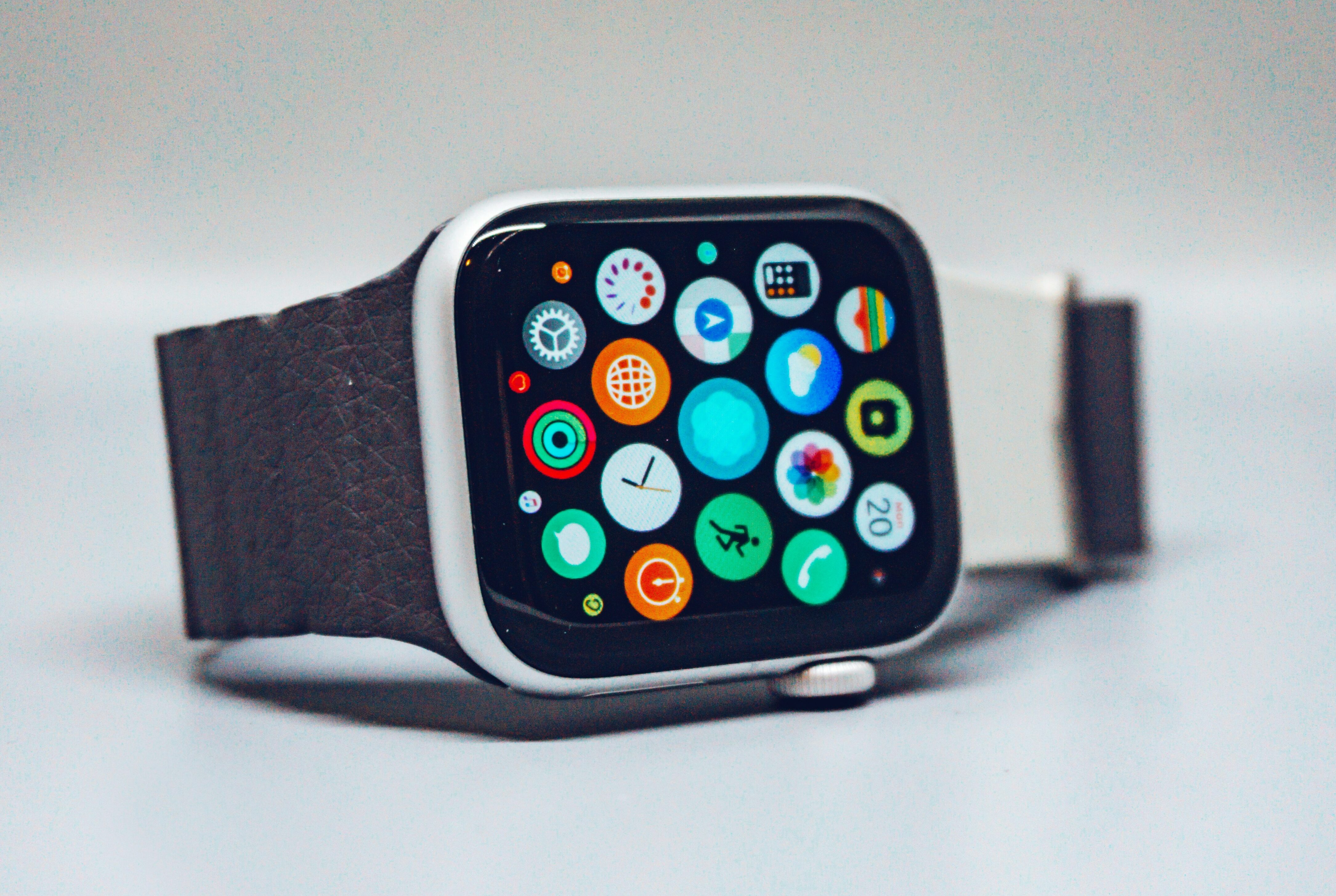Apple Watch no tornozelo: nova moda do TitkTok funciona?